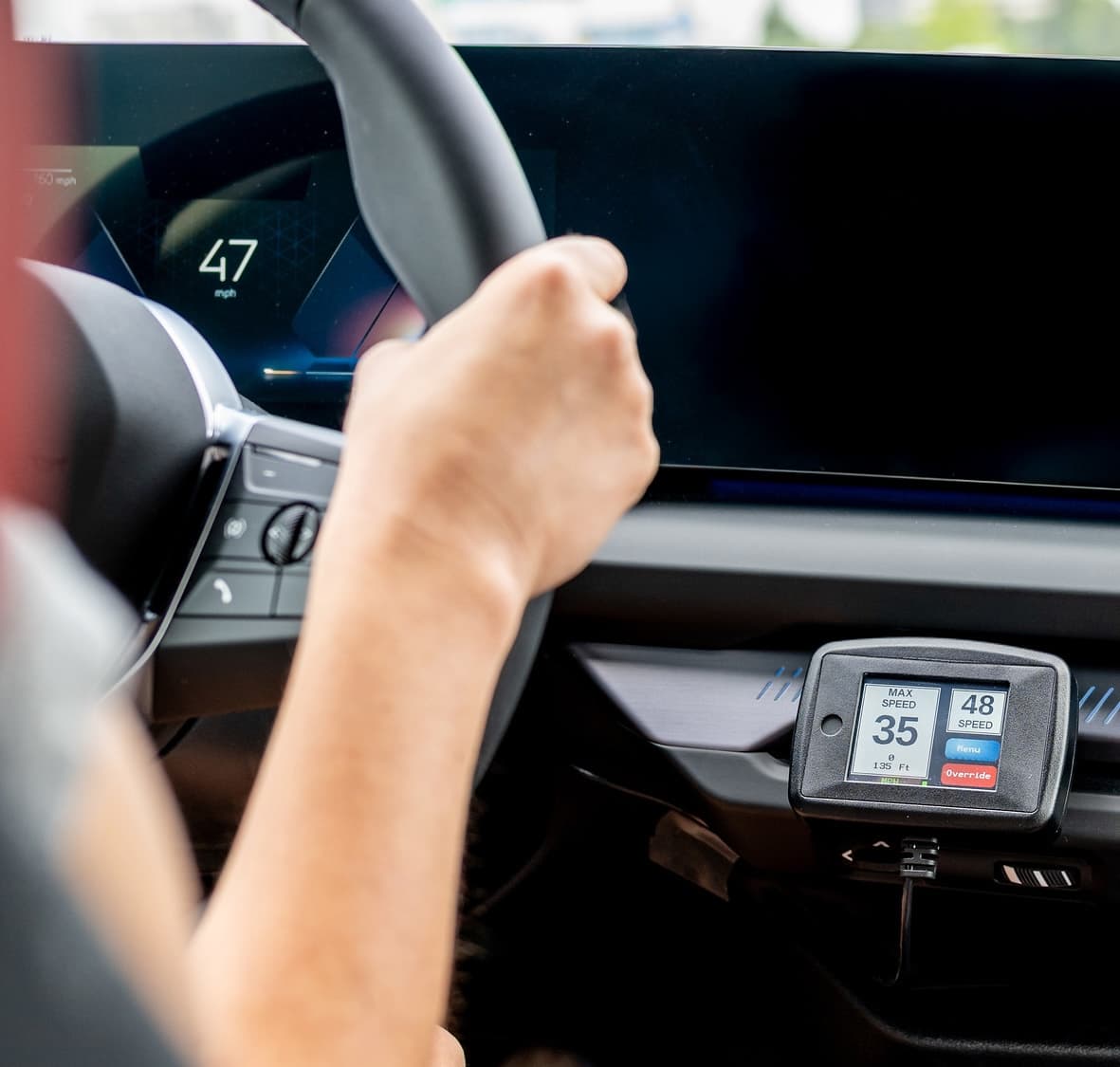 Driver noticing visual and auditory alert of high speed