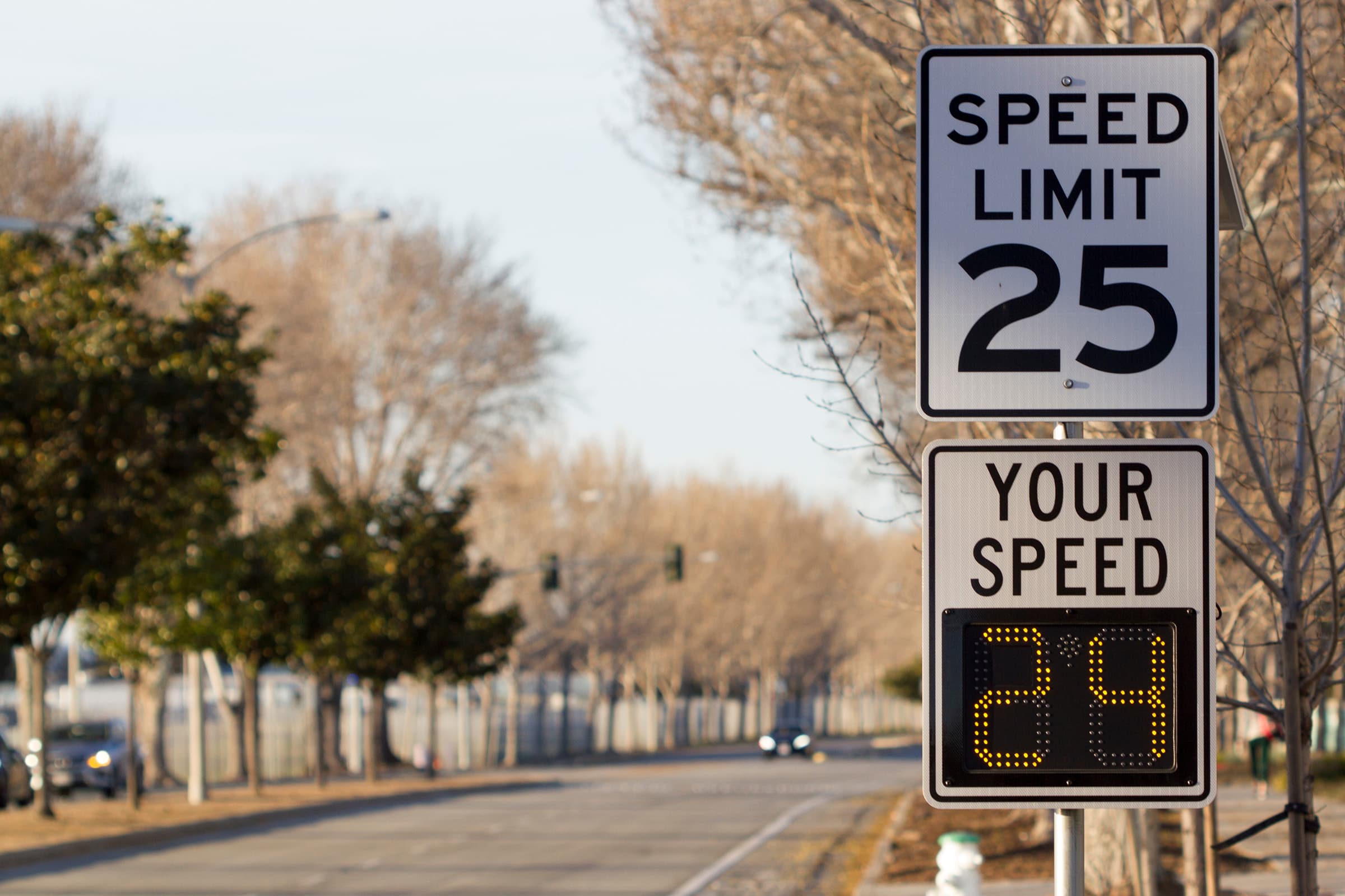 25 mph speed limit sign